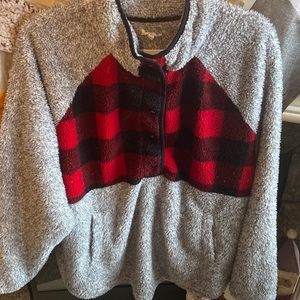 Fuzzy 1/4 snap jacket.